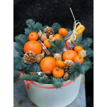 Корзина с подарками